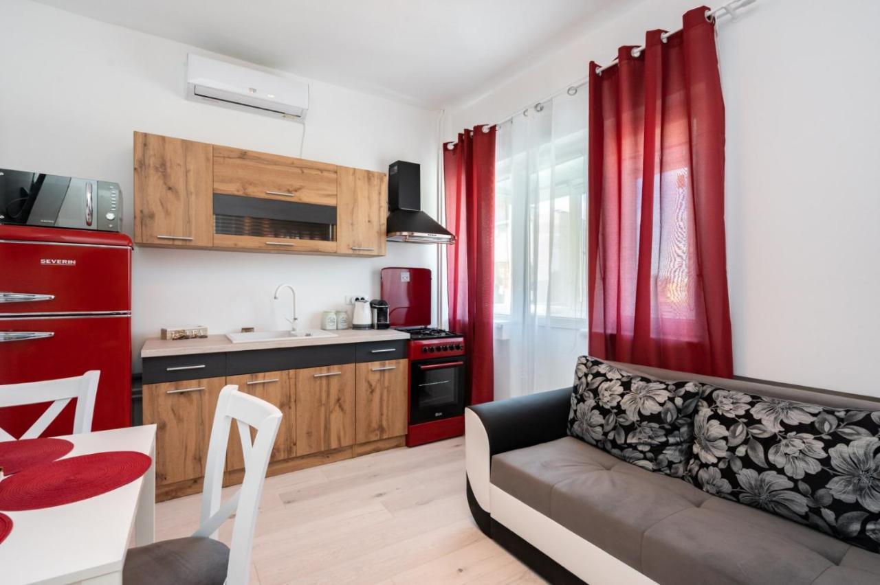 Spacious And Cozy Apartment In Central Bucharest Exterior photo