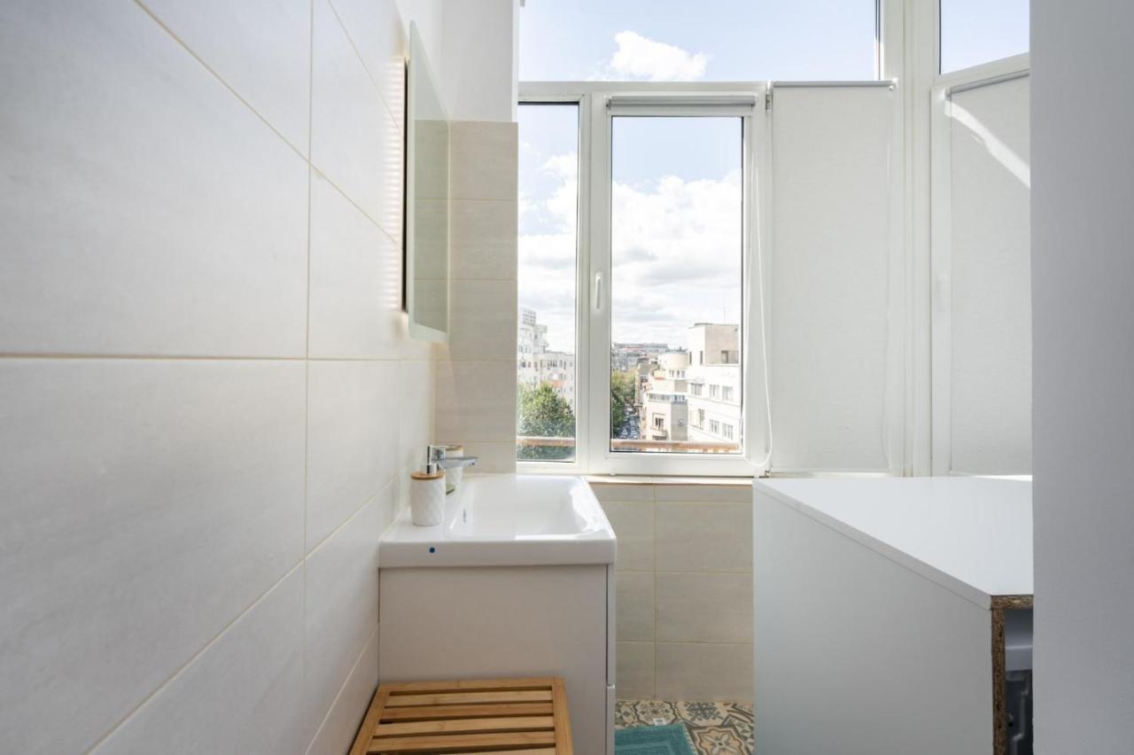 Spacious And Cozy Apartment In Central Bucharest Exterior photo